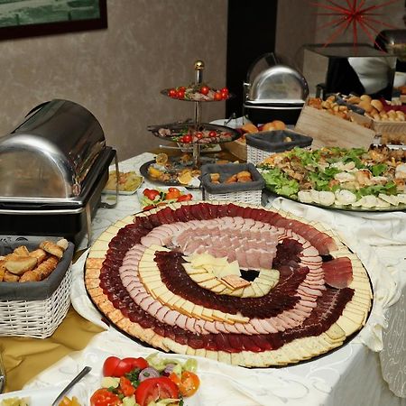 בור Hotel Jezero מראה חיצוני תמונה