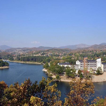 בור Hotel Jezero מראה חיצוני תמונה