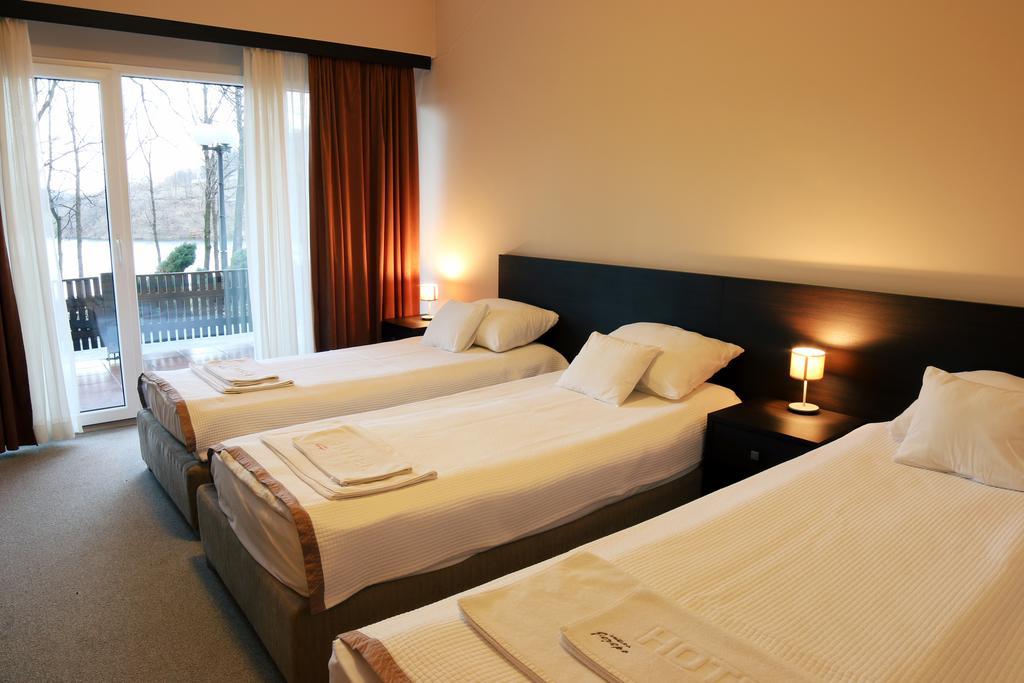 בור Hotel Jezero מראה חיצוני תמונה
