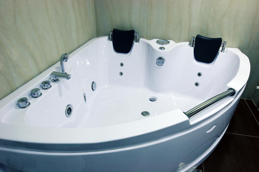 בור Hotel Jezero מראה חיצוני תמונה