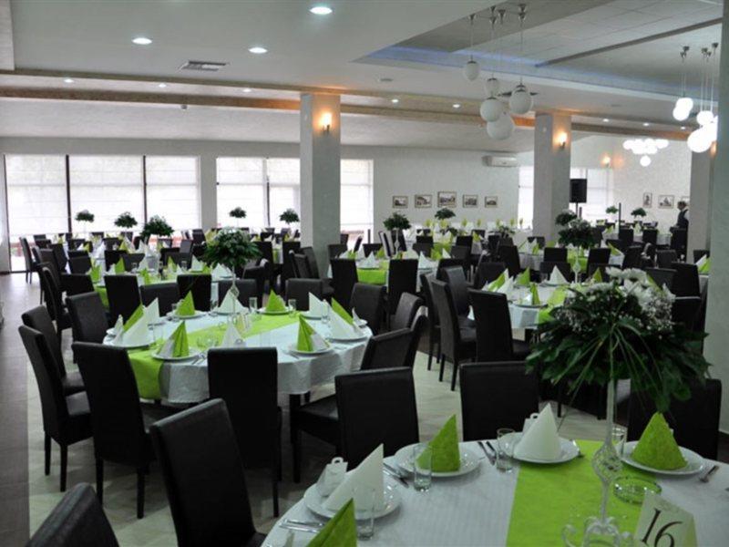 בור Hotel Jezero מראה חיצוני תמונה