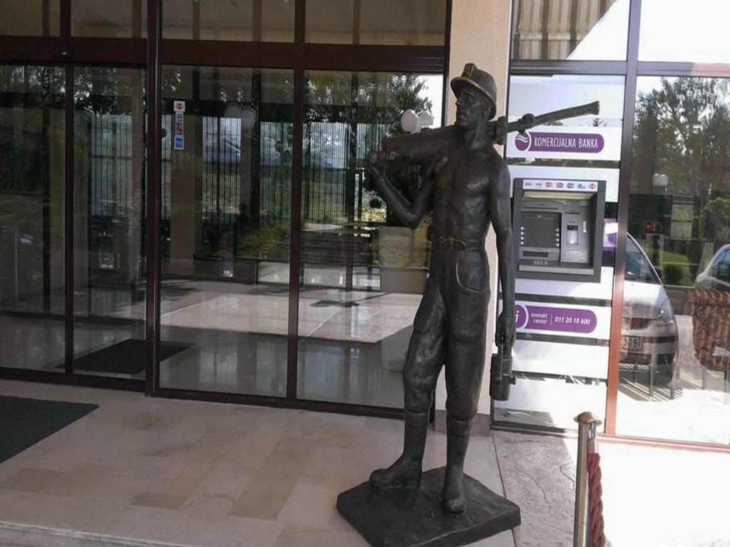 בור Hotel Jezero מראה חיצוני תמונה