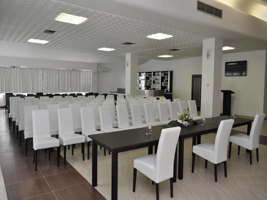 בור Hotel Jezero מראה חיצוני תמונה