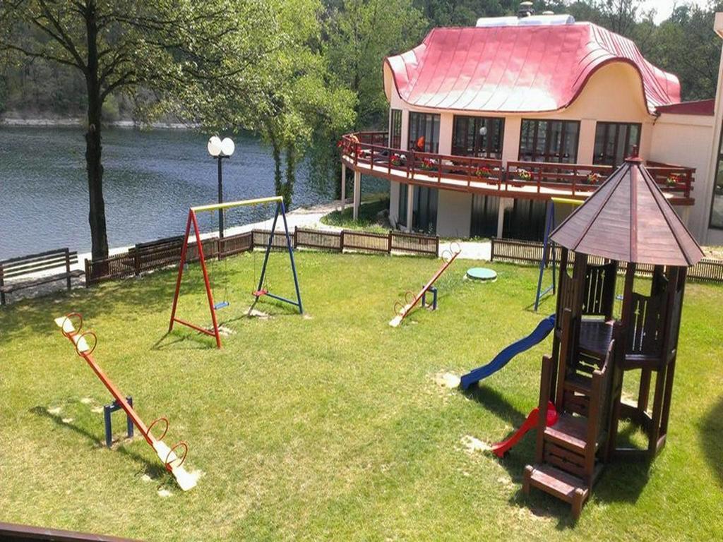 בור Hotel Jezero מראה חיצוני תמונה